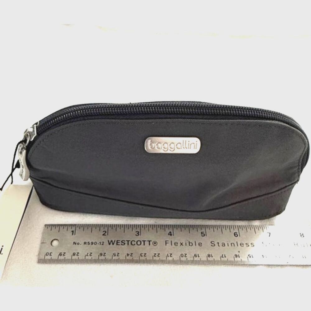 Baggallini Central Pouch NWT - Grey